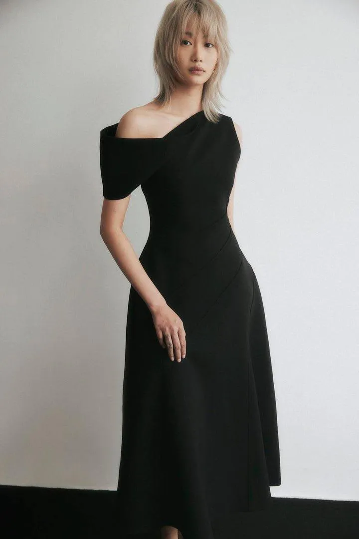 Black Asymmetric Shoulder Dress-KIKI