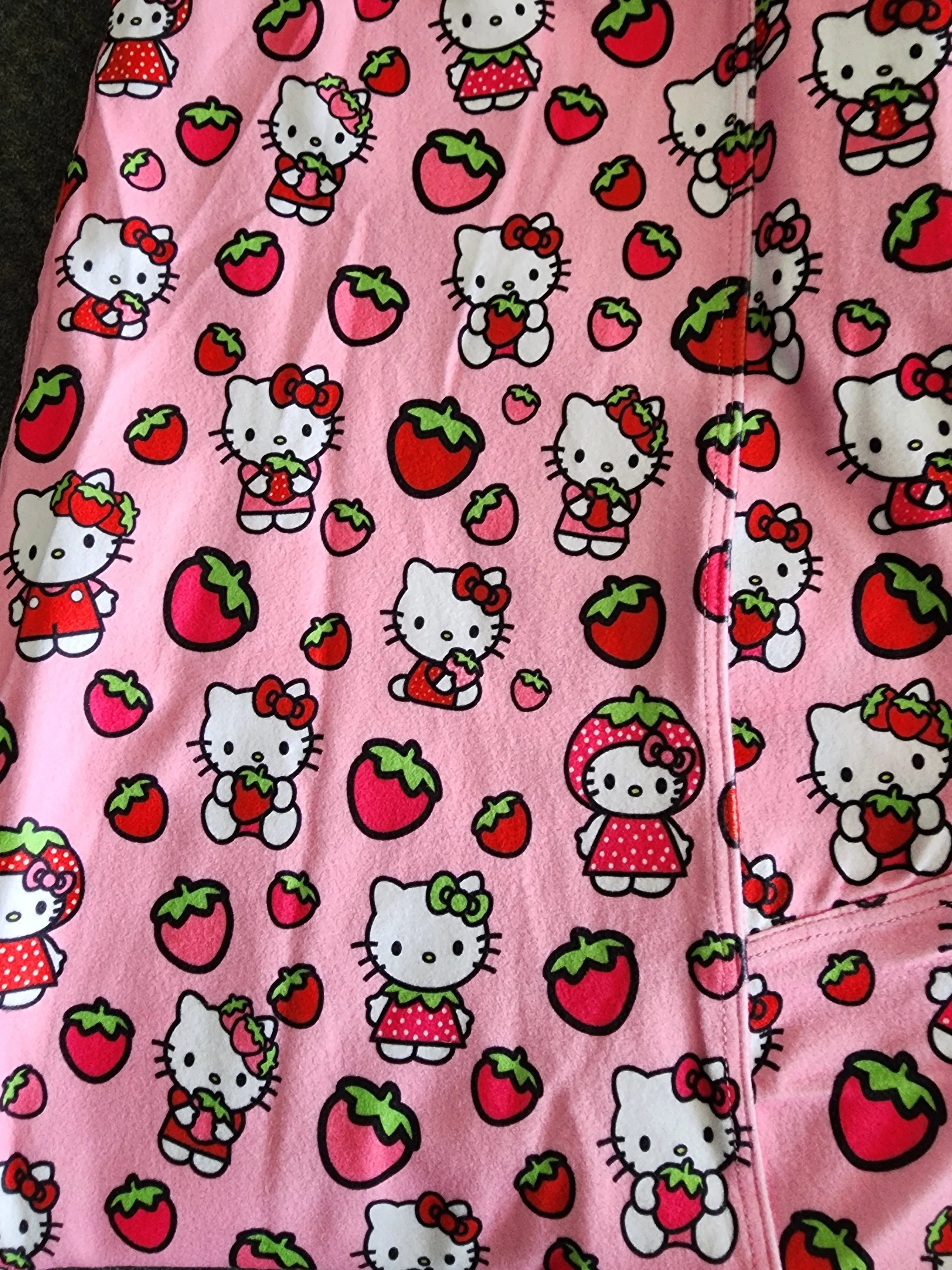 *CP Hello Kitty Strawberry Leggings