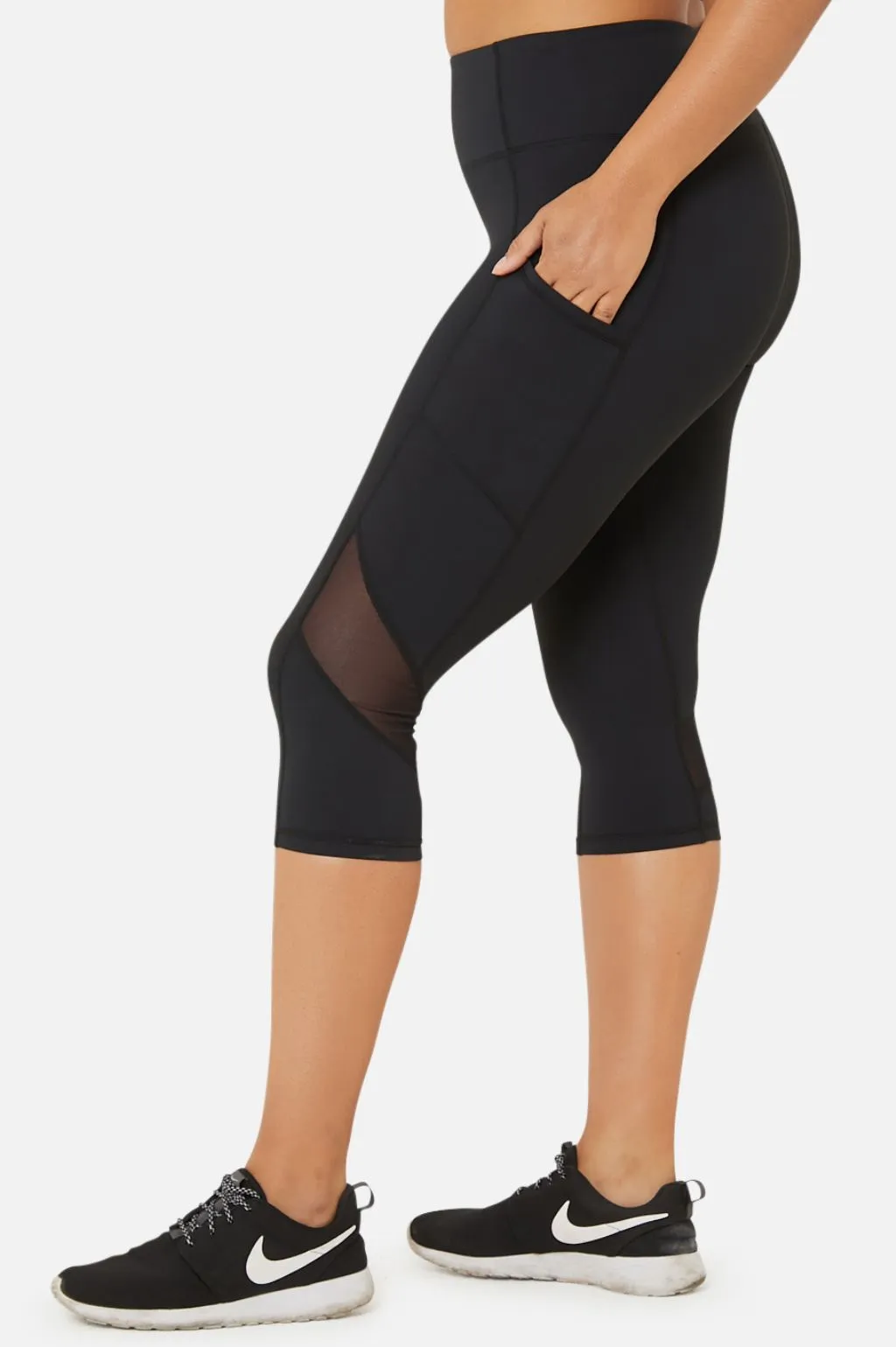 Cropped Sports Leggings V2 with Deep Side Pockets in Black