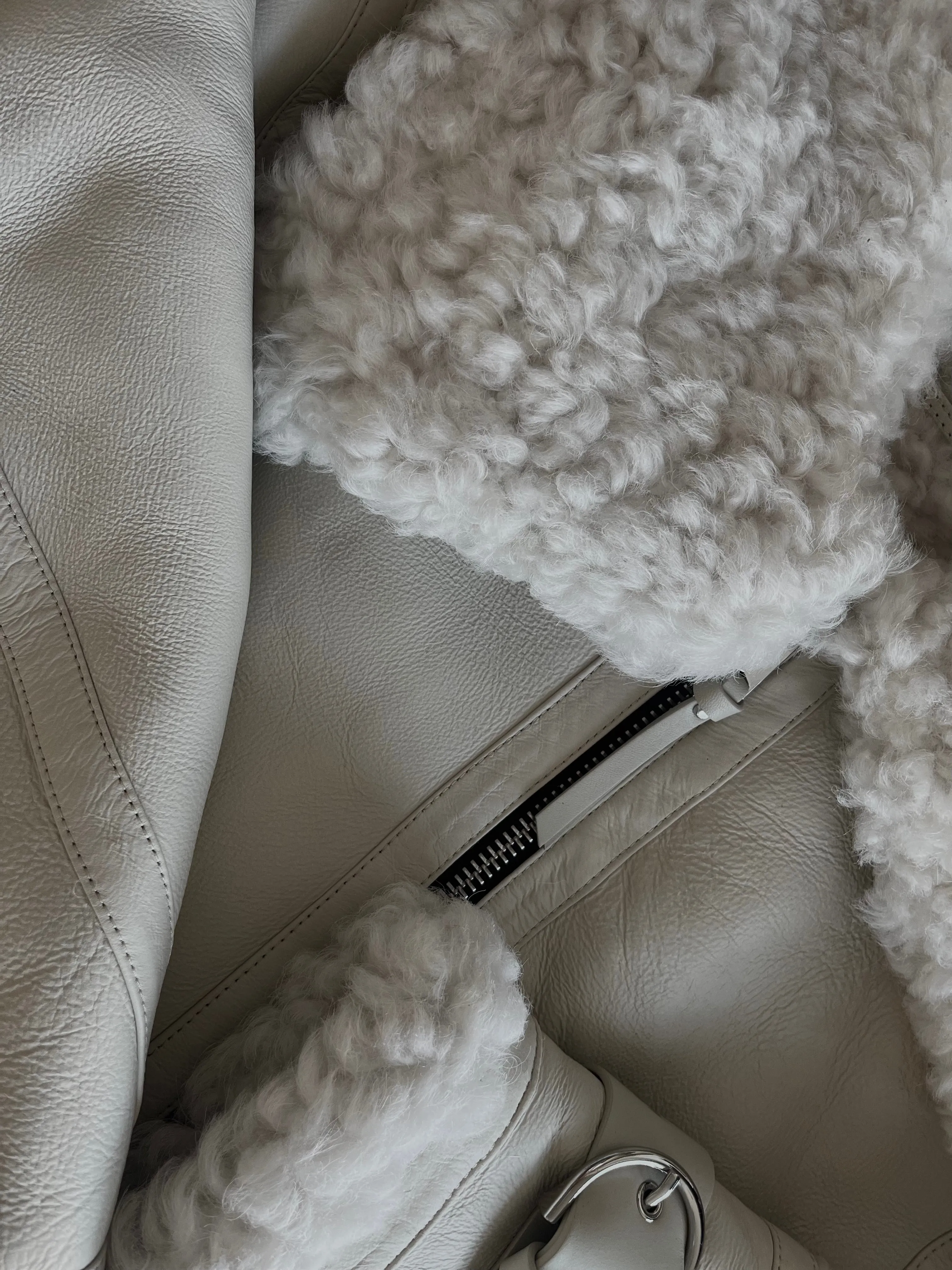 Lola Shearling - Natural/White