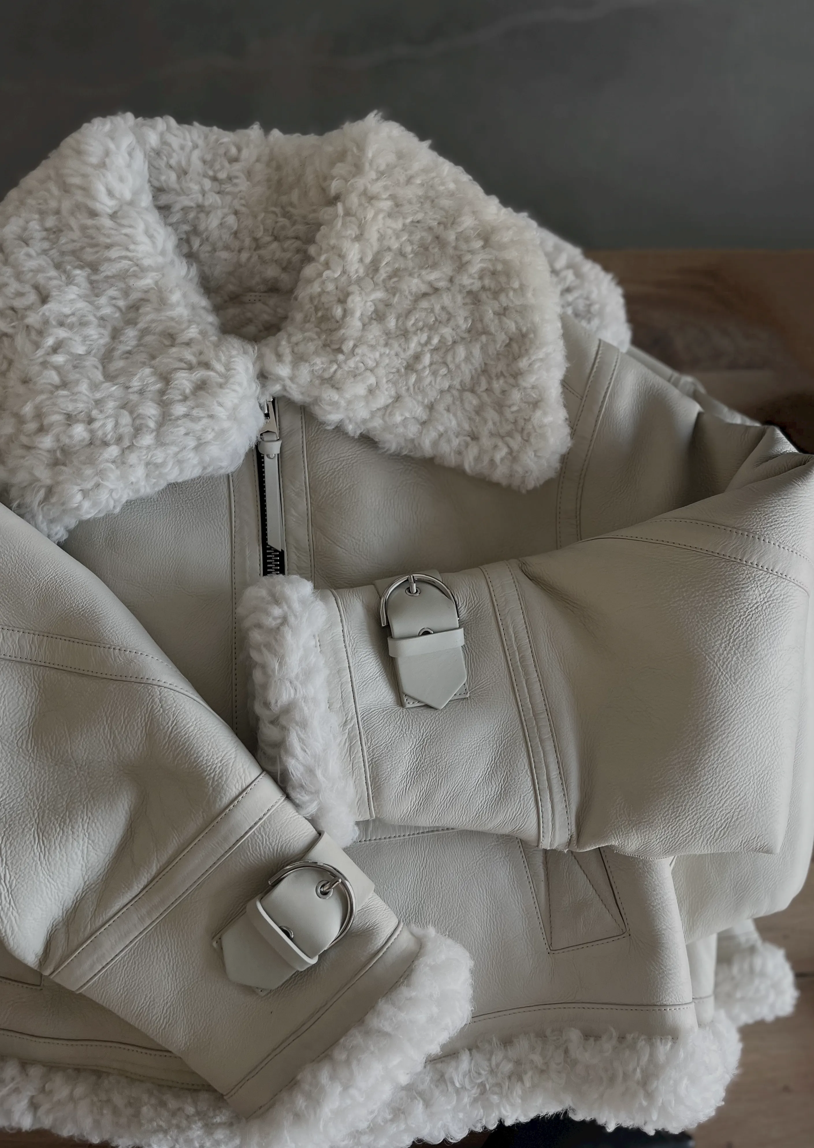 Lola Shearling - Natural/White