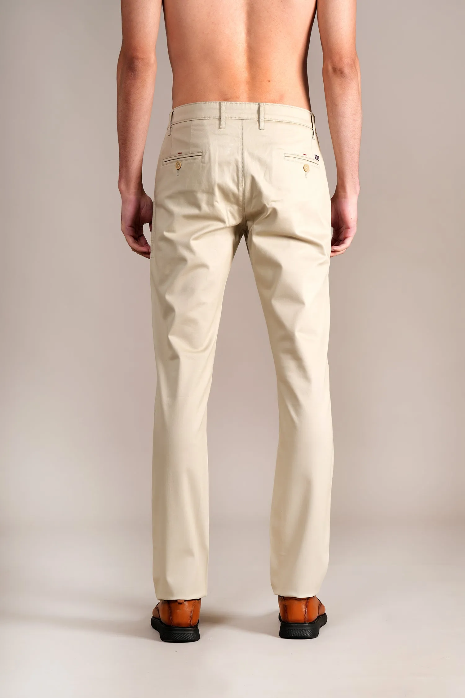 Men's Beige Solid Non-Pleated Casual Trouser