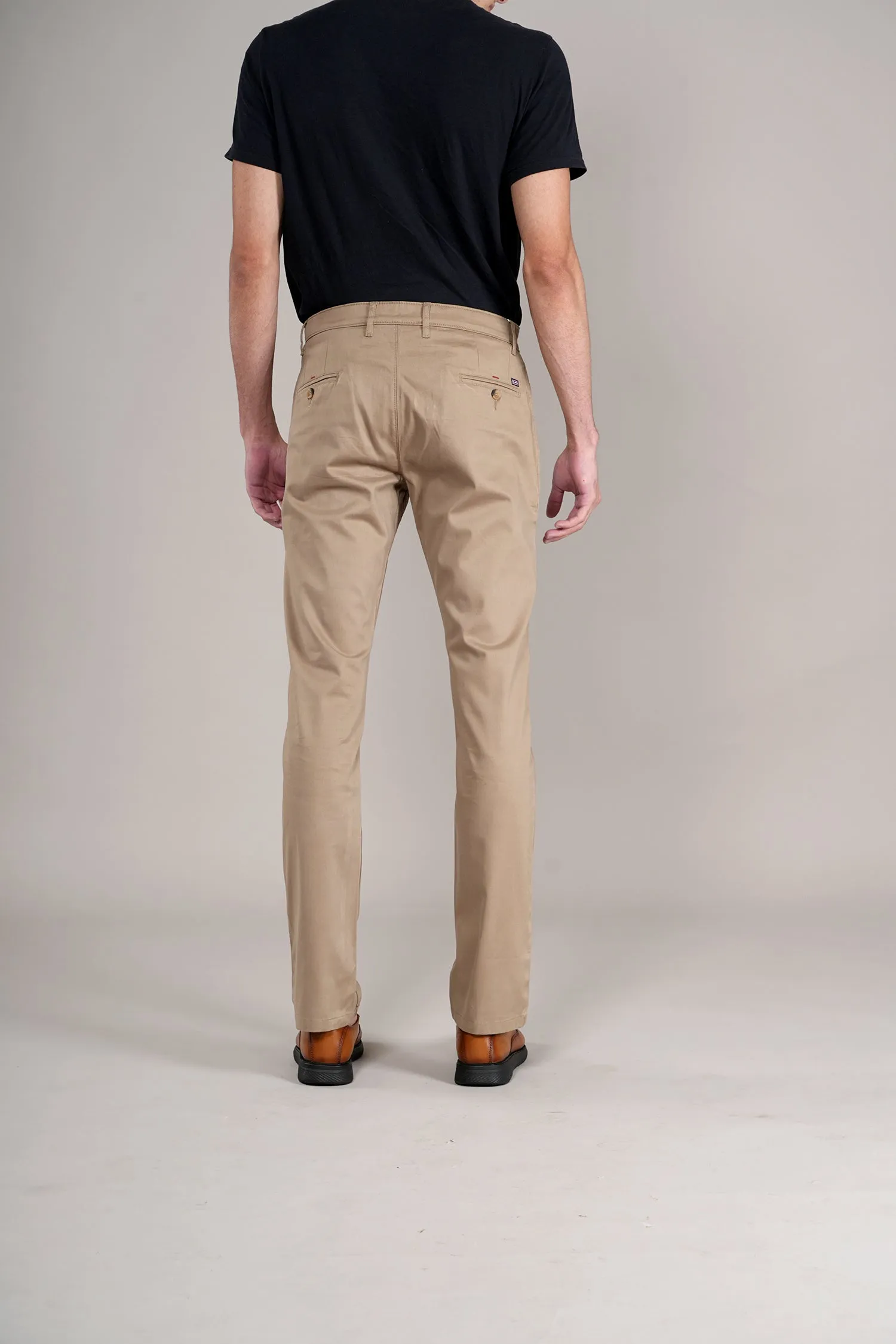 Men's Khaki Solid Non-Pleated Casual Trouser