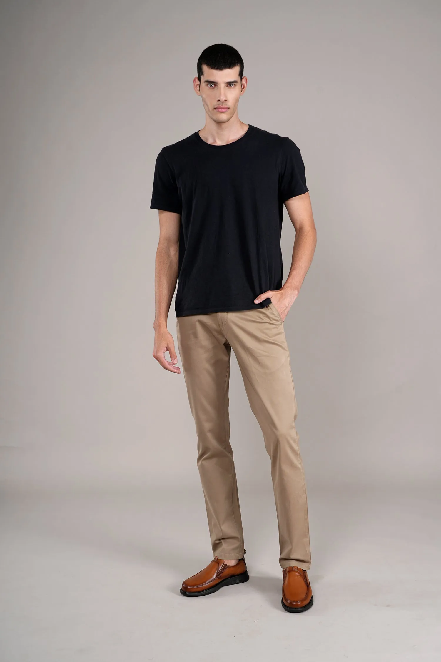 Men's Khaki Solid Non-Pleated Casual Trouser