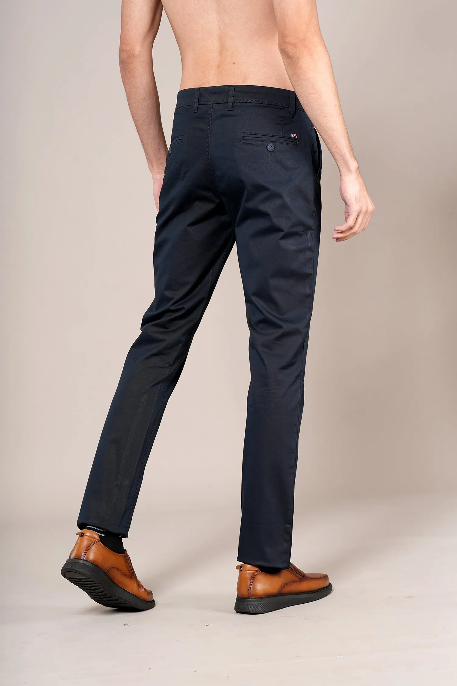 Men's Navy Solid Non-Pleated Casual Trouser