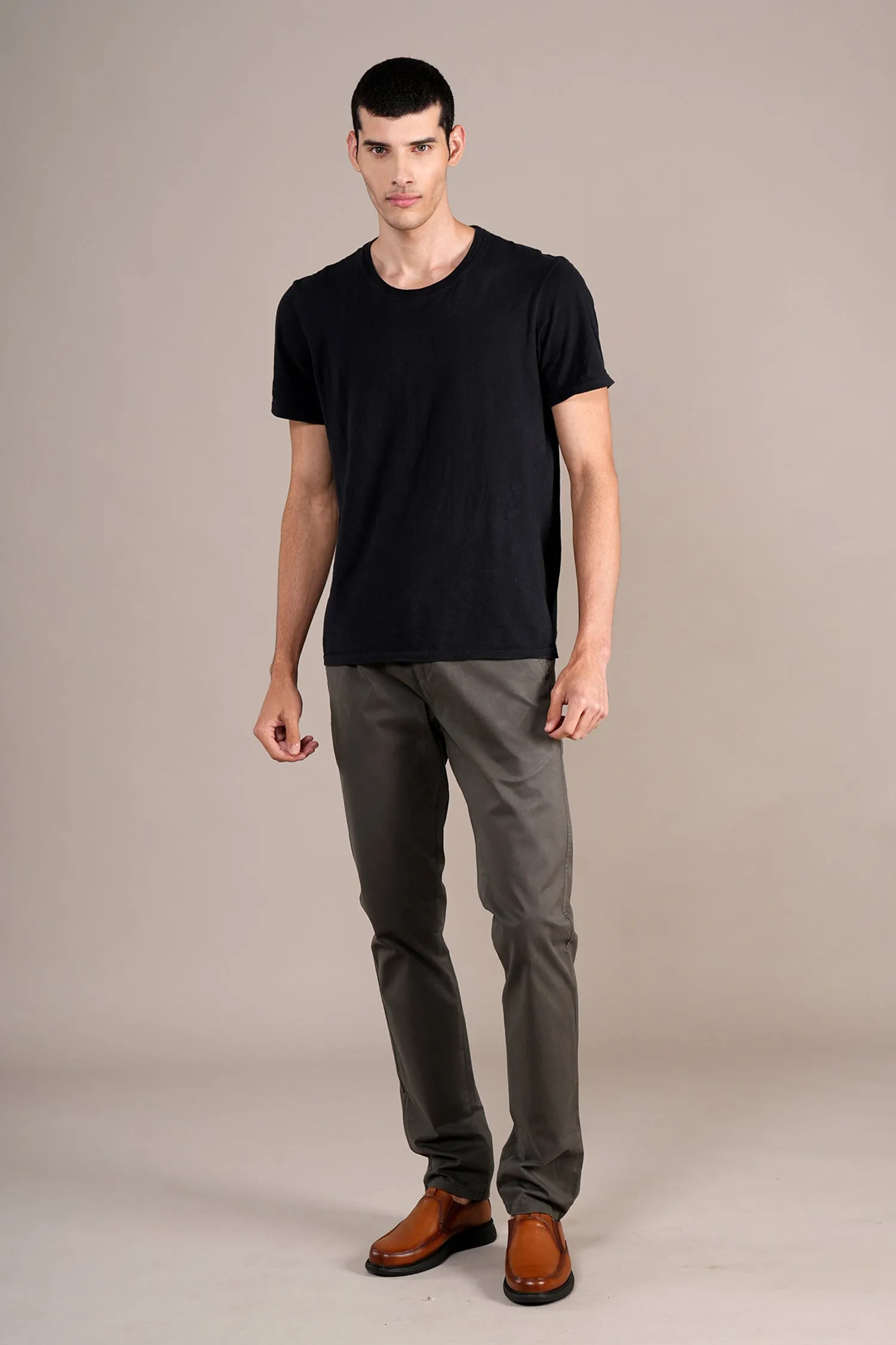 Men's Olive Solid Non-Pleated Casual Trouser