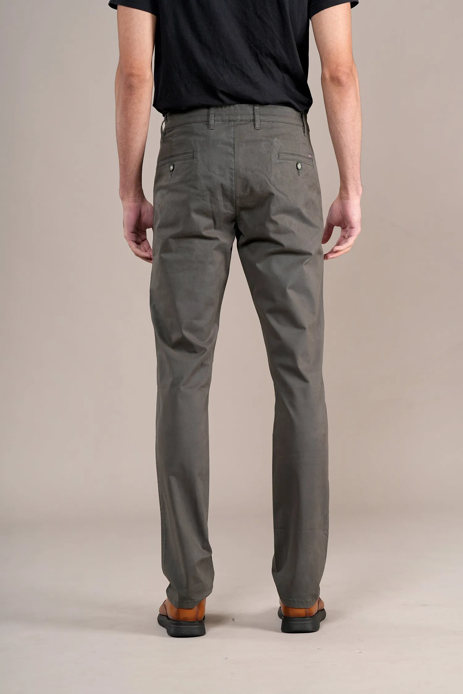 Men's Olive Solid Non-Pleated Casual Trouser