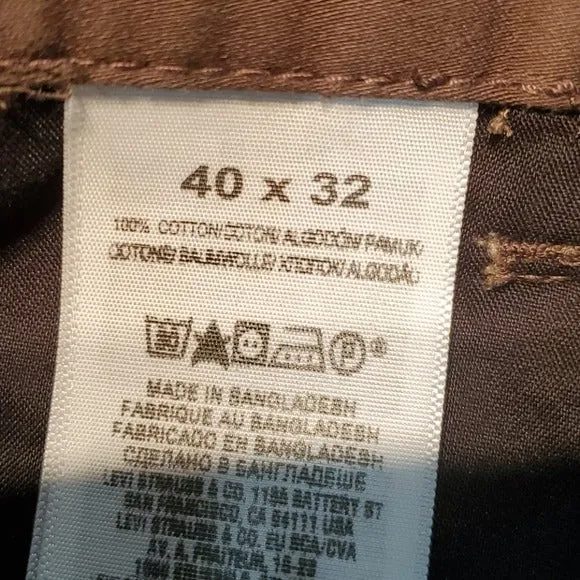 NWT Dockers Classic Fit Brown Khaki Chino Size 40x32