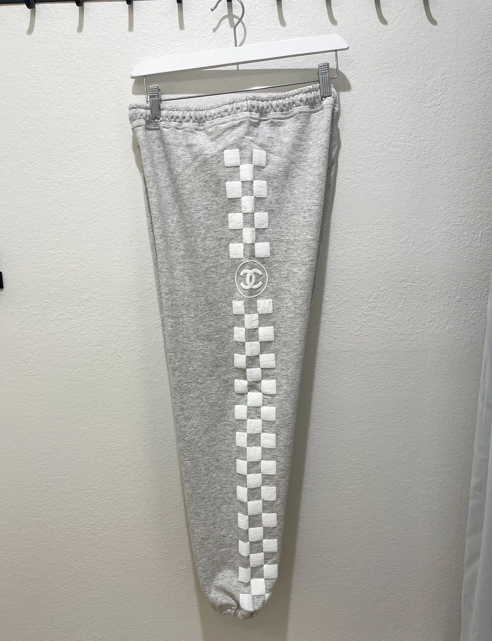 Puff Chanel CC Checkerboard Sweatpants, Ash